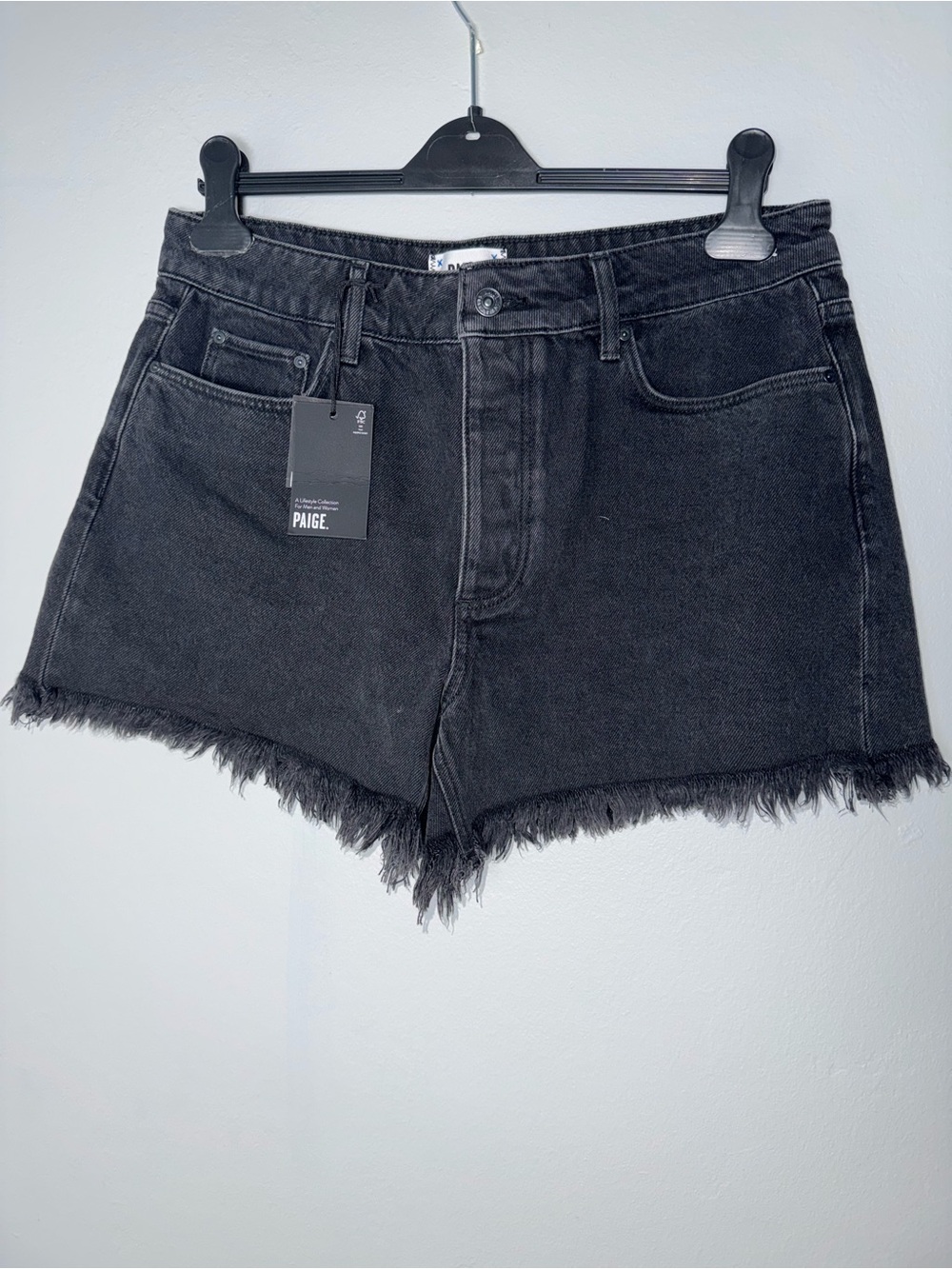 Paige Noella Cut Off Short in Black Dove/Size 30 - Picture 2 of 8